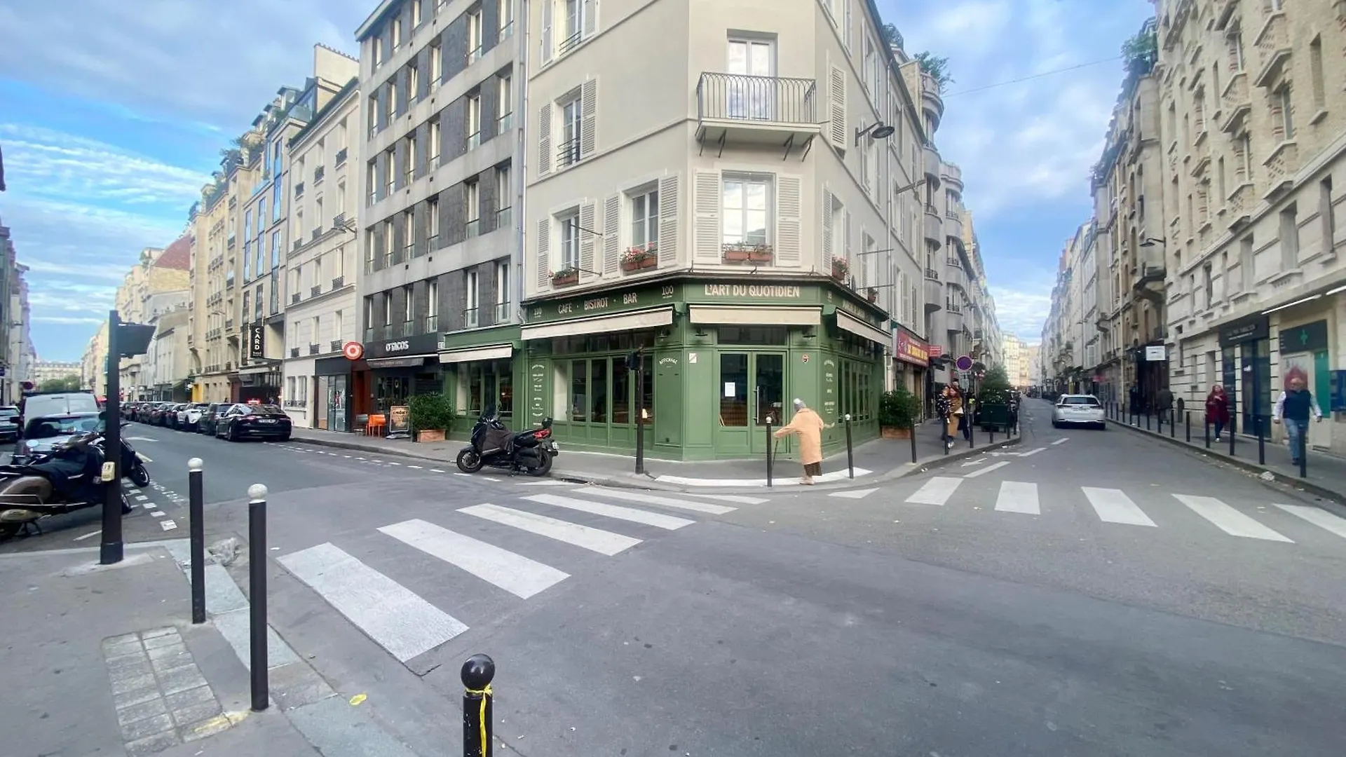 Appartement Tres Calme Sur Cour - Cardinet Paris France