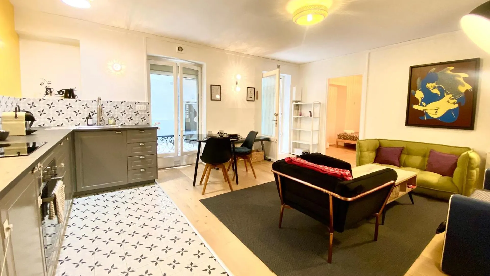 Appartement Tres Calme Sur Cour - Cardinet Paris Apartment