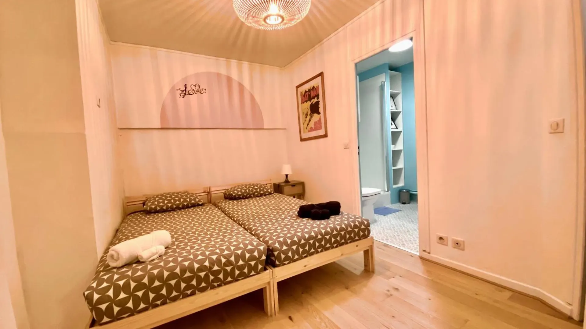 Appartement Tres Calme Sur Cour - Cardinet contacts